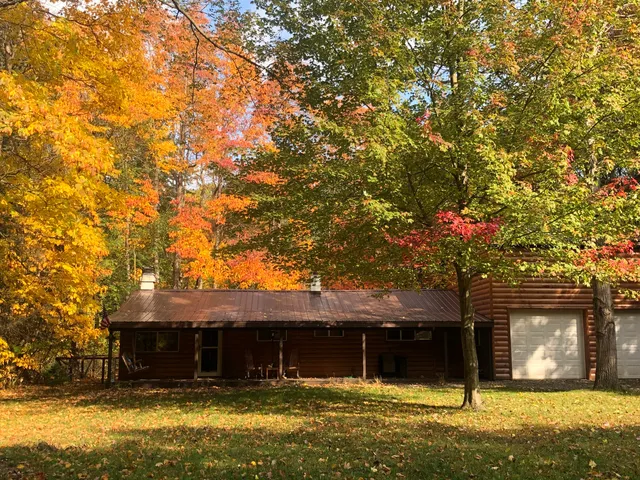 $370,000 | 7129 Evergreen Lane, Fennville, MI 49408