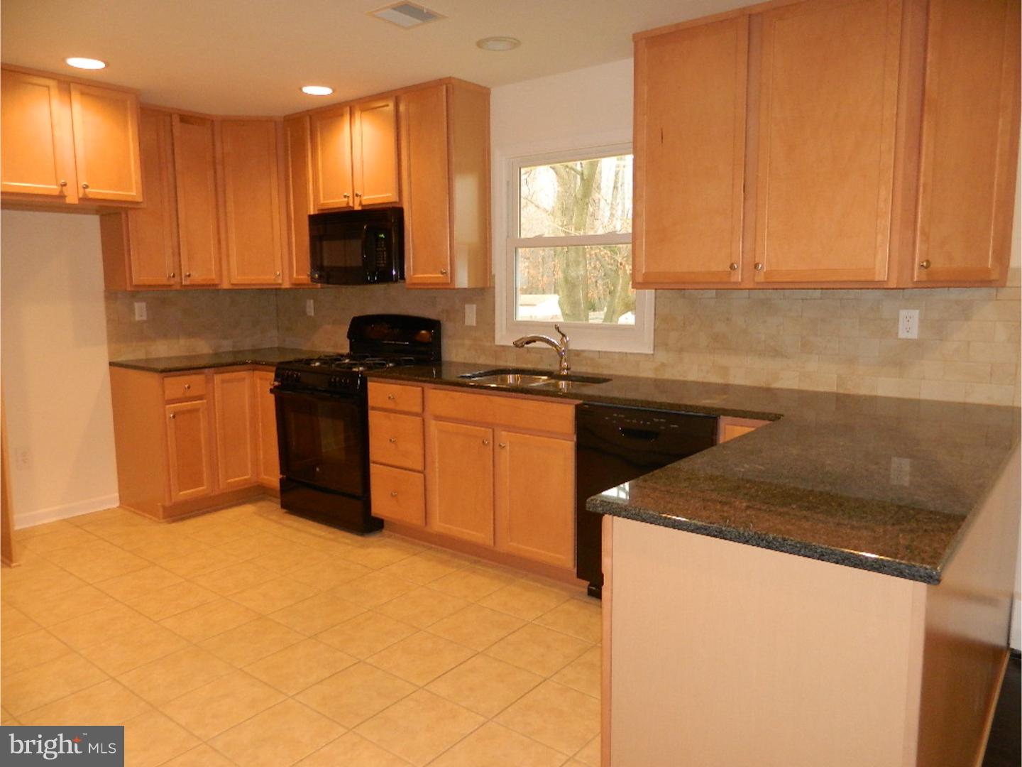 23175 Columbus Road Columbus, NJ 08022 - Photo 2 of 17