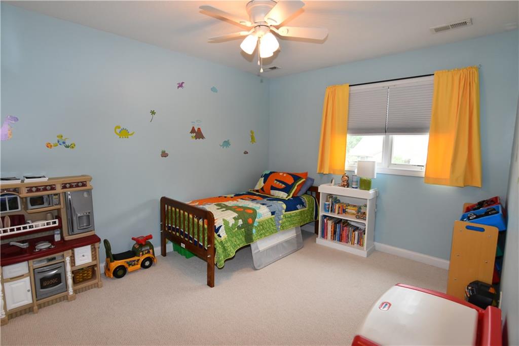 6094 Prairie Stream Way Columbus, IN 47203 - Photo 12 of 22 Gallery Image 12