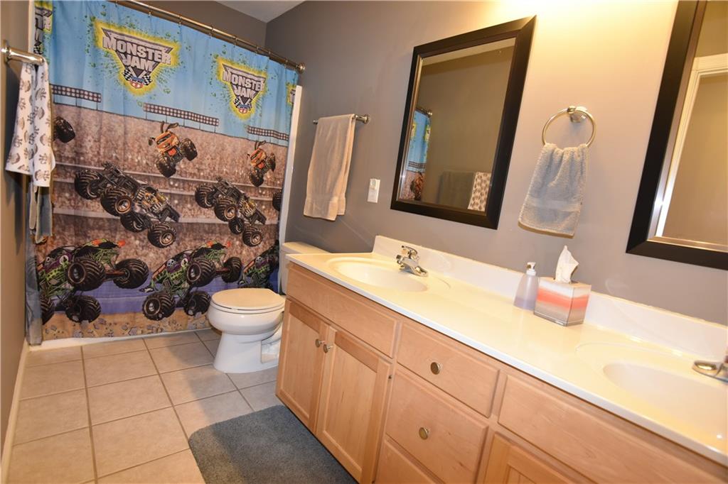 6094 Prairie Stream Way Columbus, IN 47203 - Photo 15 of 22 Gallery Image 15