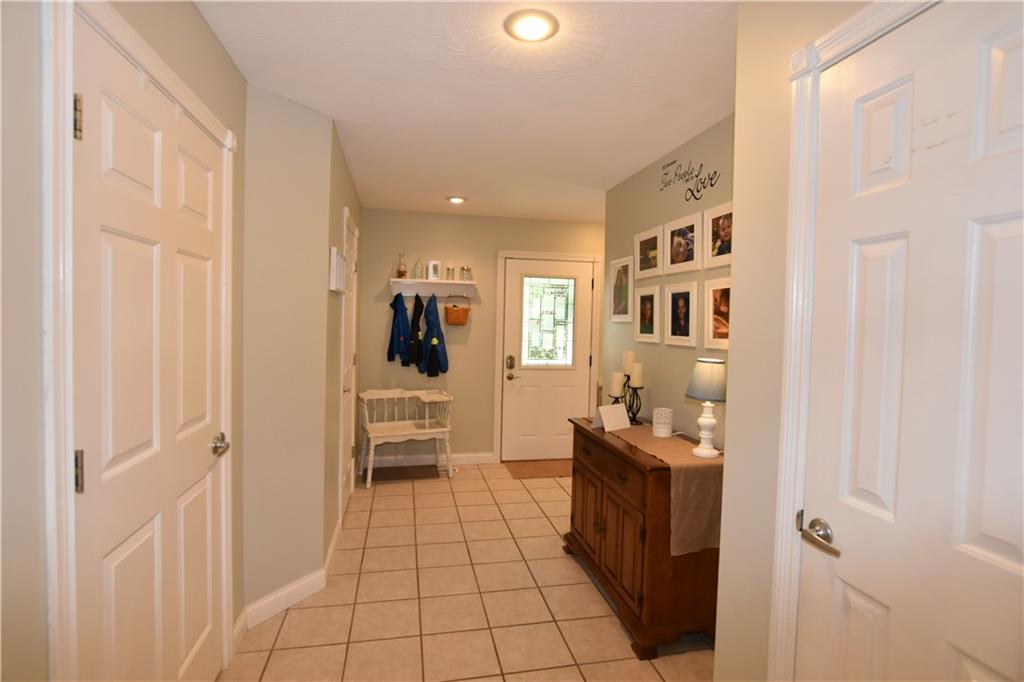 6094 Prairie Stream Way Columbus, IN 47203 - Photo 3 of 22 Gallery Image 3