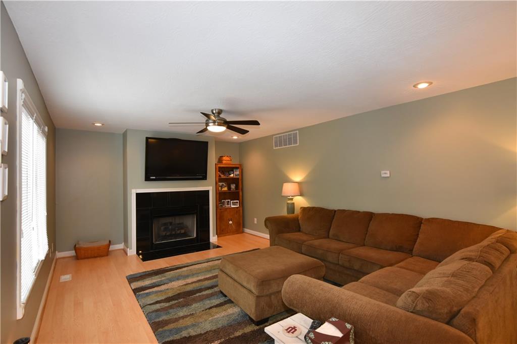 6094 Prairie Stream Way Columbus, IN 47203 - Photo 5 of 22 Gallery Image 5
