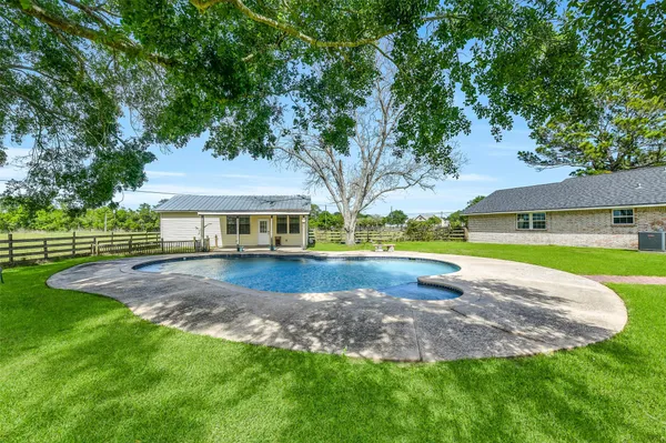 $550,000 | 3358 County Road 172, Alvin, TX 77511