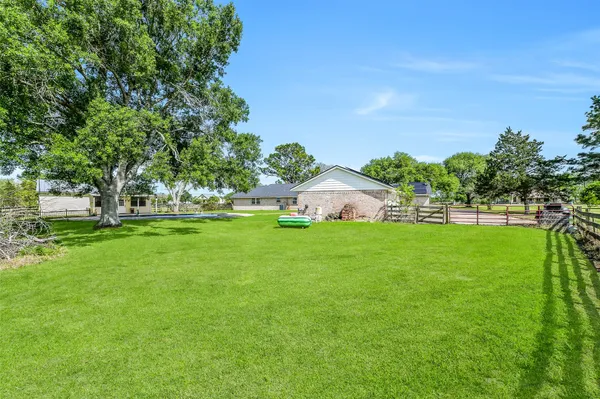 $550,000 | 3358 County Road 172, Alvin, TX 77511
