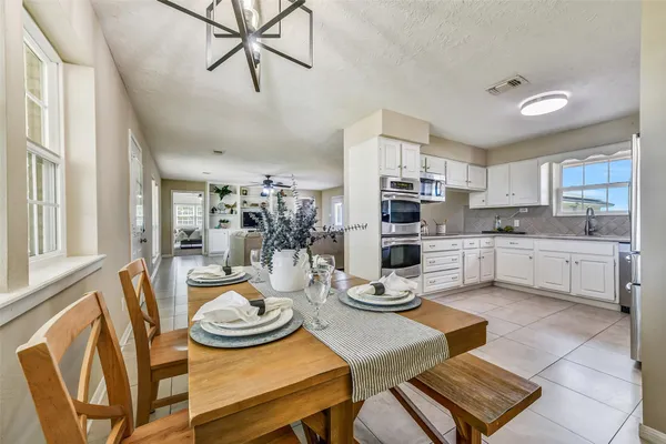 $550,000 | 3358 County Road 172, Alvin, TX 77511