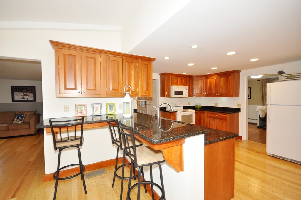 6 Mohegan Road Acton, MA 01720 - Photo 5 of 27 Gallery Image 5