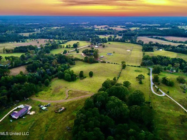 $247,500 | 322 Highway 42, Sumrall, MS 39482