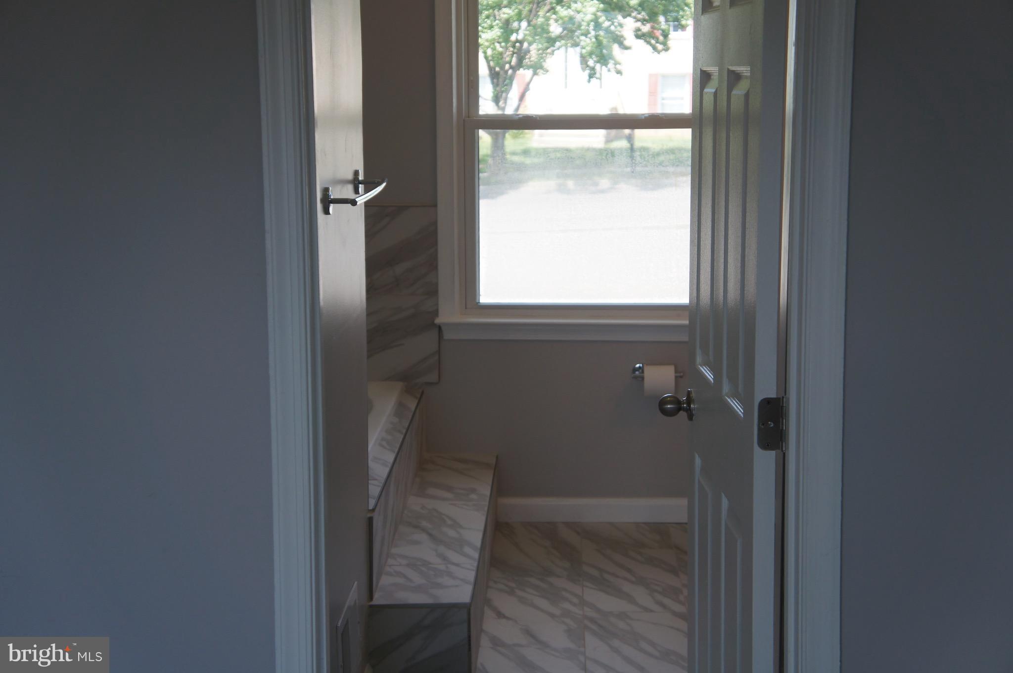 4902 Rio Lane Clinton, MD 20735 - Photo 10 of 22 Bath (Master)