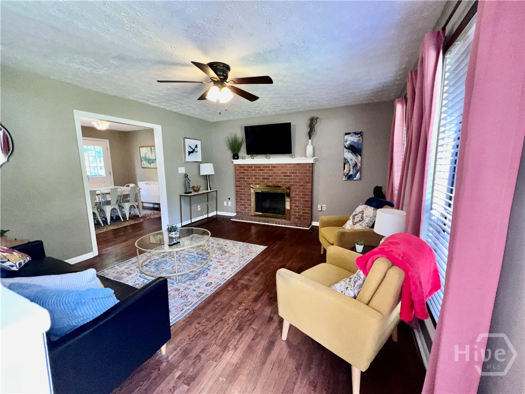 256 Cherokee Ridge Athens, GA 30606 - Photo 4 of 40 Living Room