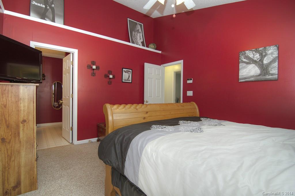 10013 Dunfries Road Matthews, NC 28105 - Photo 11 of 24 Gallery Image 11