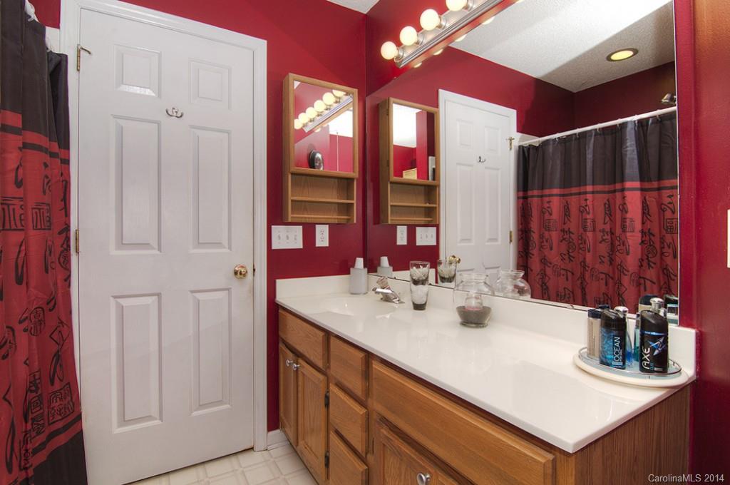 10013 Dunfries Road Matthews, NC 28105 - Photo 14 of 24 Gallery Image 14