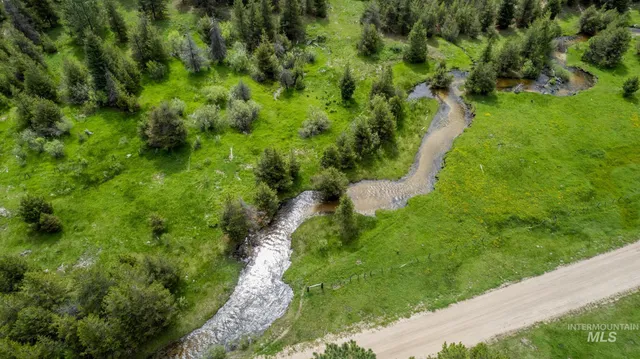 $422,875 | 40 Clear Creek Road, Cascade, ID 83611
