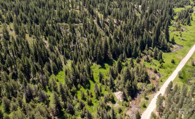 $422,875 | 40 Clear Creek Road, Cascade, ID 83611