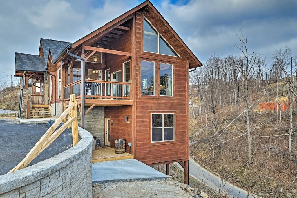 772 Village Loop Road Gatlinburg, TN 37738 - Photo 2 of 26 Gallery Image 2