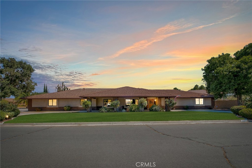 20277 Waco Road Apple Valley, CA 92308 - Photo 1 of 43