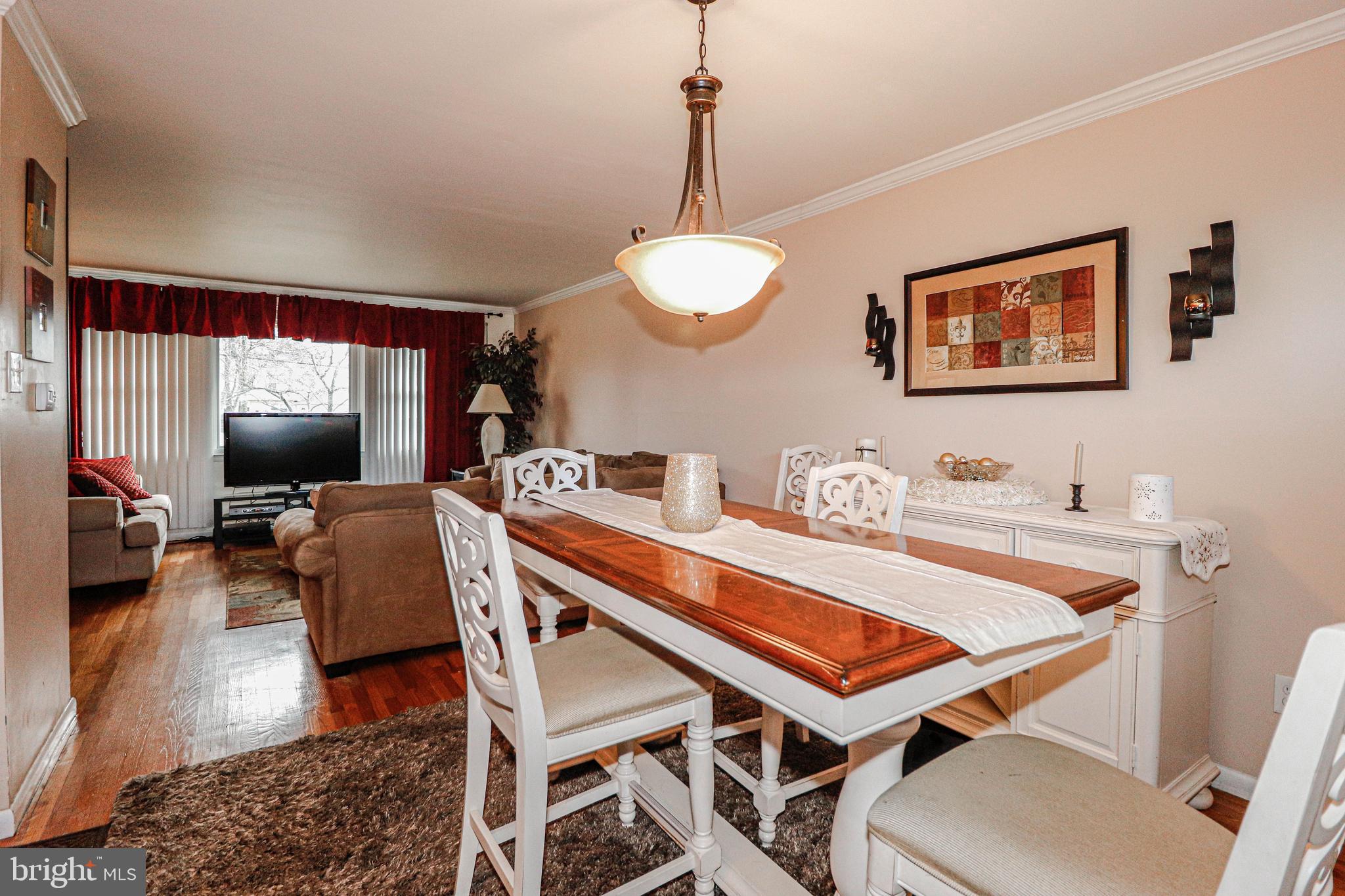 914 Edgemoor Road Cherry Hill, NJ 08034 - Photo 13 of 32 Dining room/living room