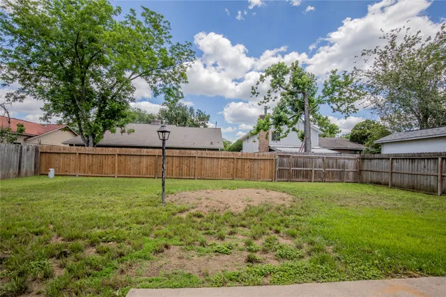 $1,900 | 10106 Lost Trail Street, Houston, TX 77088