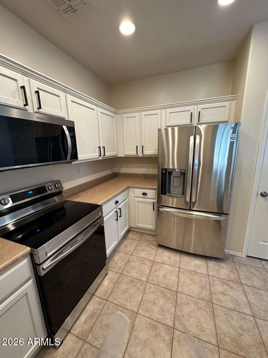 39508 North Prairie Lane Anthem, AZ 85086 - Photo 2 of 36 Burrow.2