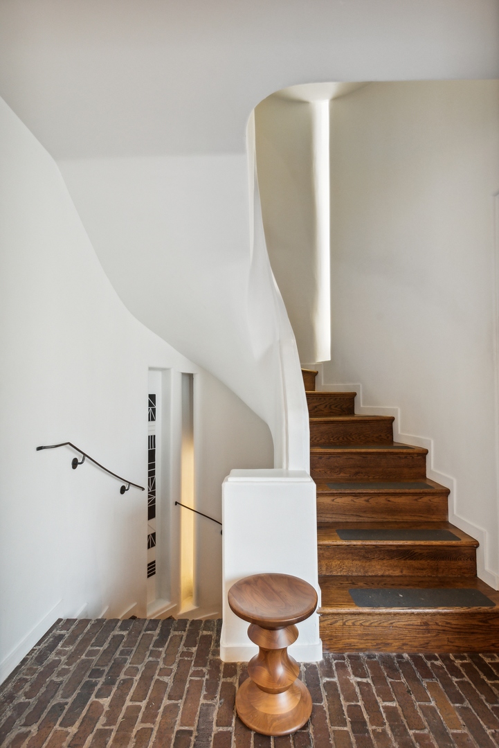 1209 North State Parkway, Unit 13 Chicago, IL 60610 - Photo 12 of 37 a view of entryway and hall with wooden floor