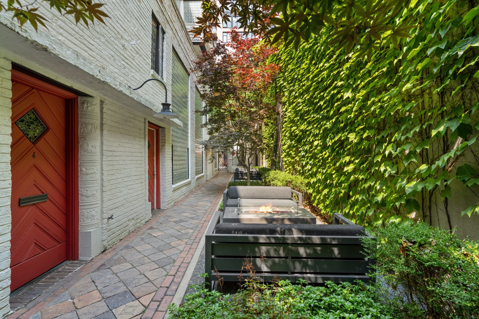 1209 North State Parkway, Unit 13 Chicago, IL 60610 - Photo 3 of 37 a view of a backyard with chairs