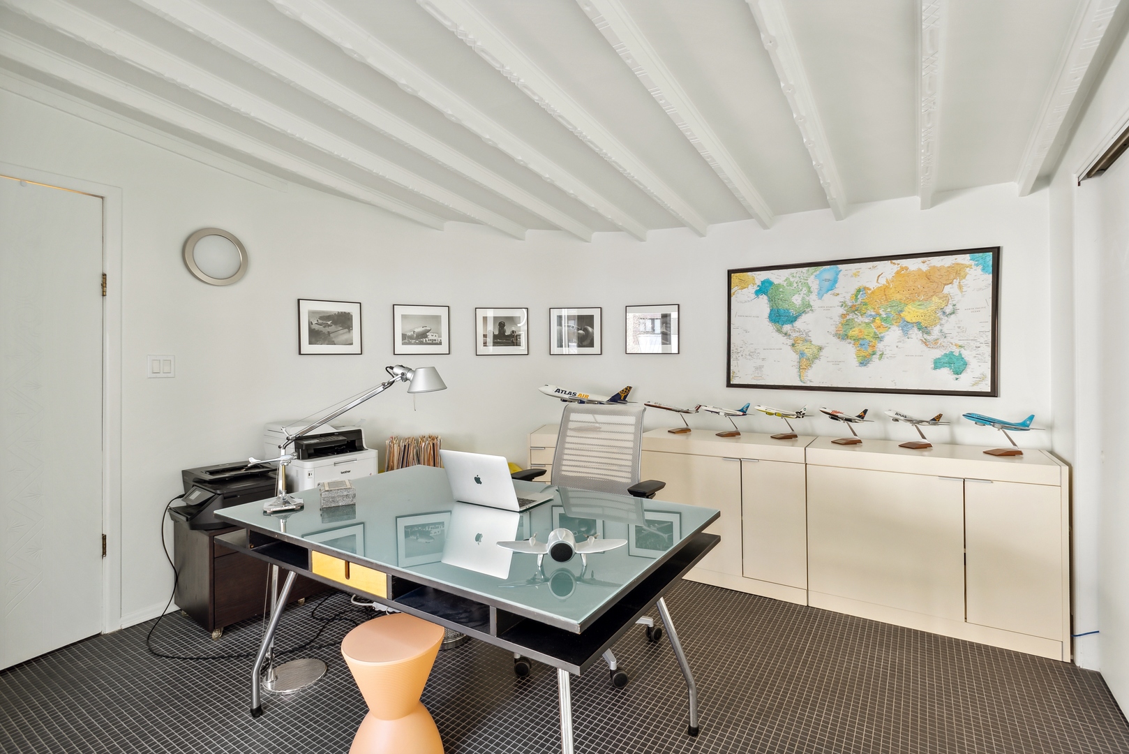 1209 North State Parkway, Unit 13 Chicago, IL 60610 - Photo 35 of 37 a living room with furniture and a flat screen tv