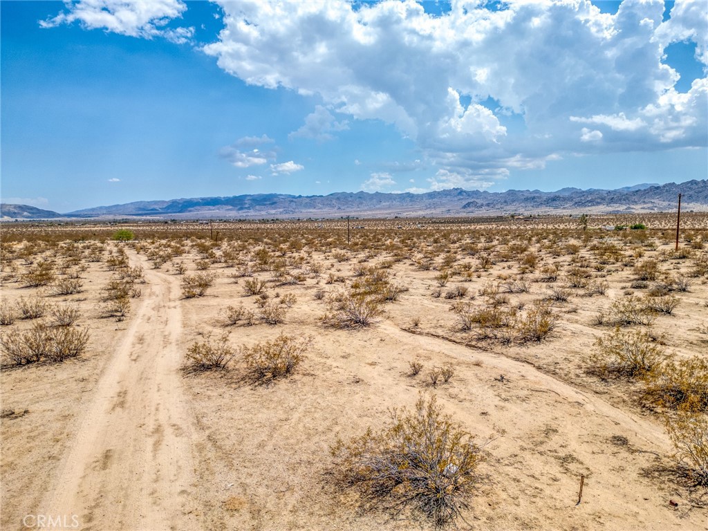 4687 Border Avenue Joshua Tree, CA 92252 - Photo 13 of 42