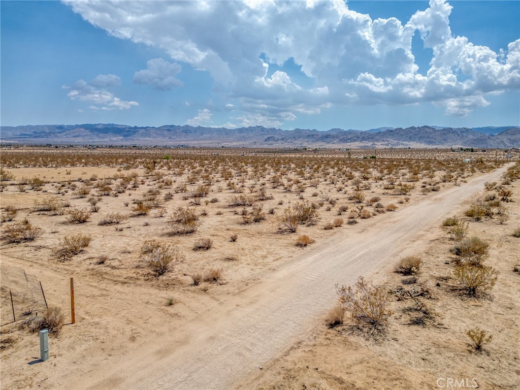 4687 Border Avenue Joshua Tree, CA 92252 - Photo 17 of 42