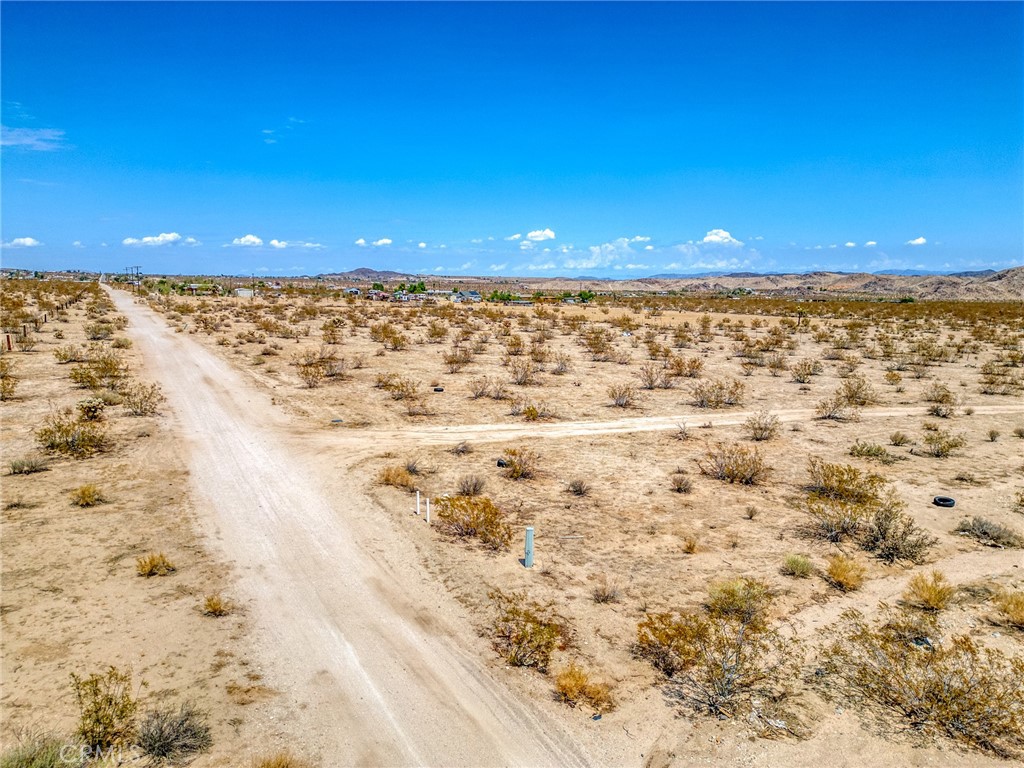 4687 Border Avenue Joshua Tree, CA 92252 - Photo 18 of 42