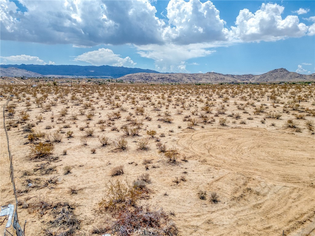 4687 Border Avenue Joshua Tree, CA 92252 - Photo 39 of 42