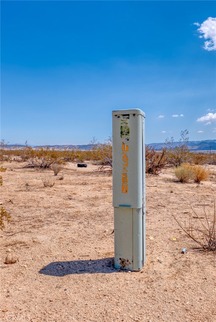 4687 Border Avenue Joshua Tree, CA 92252 - Photo 8 of 42