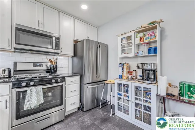 $289,400 | 15 Elm Street, East Stroudsburg, PA 18301