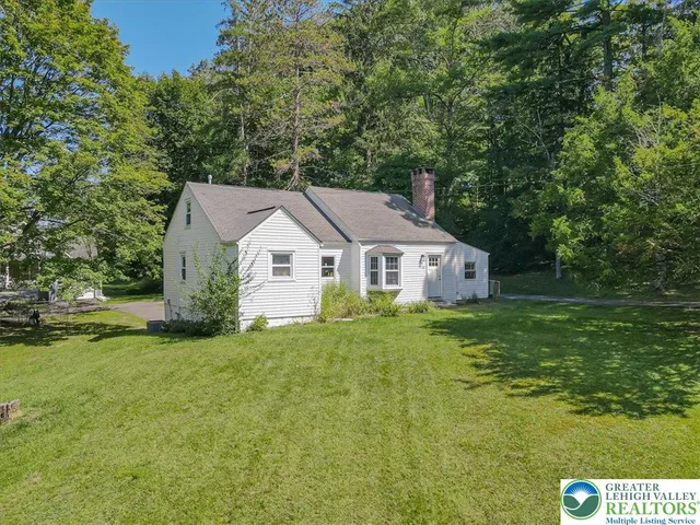 $289,400 | 15 Elm Street, East Stroudsburg, PA 18301