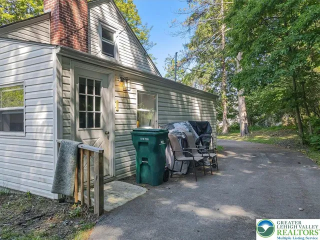 $289,400 | 15 Elm Street, East Stroudsburg, PA 18301