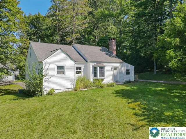 $289,400 | 15 Elm Street, East Stroudsburg, PA 18301