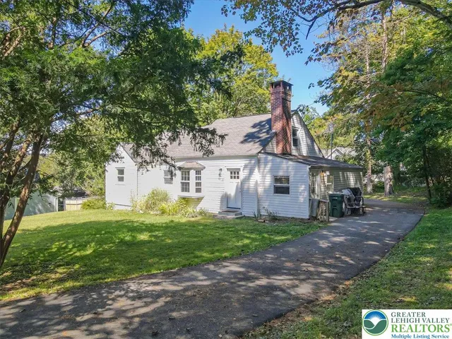 $289,400 | 15 Elm Street, East Stroudsburg, PA 18301