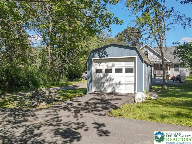 $289,400 | 15 Elm Street, East Stroudsburg, PA 18301