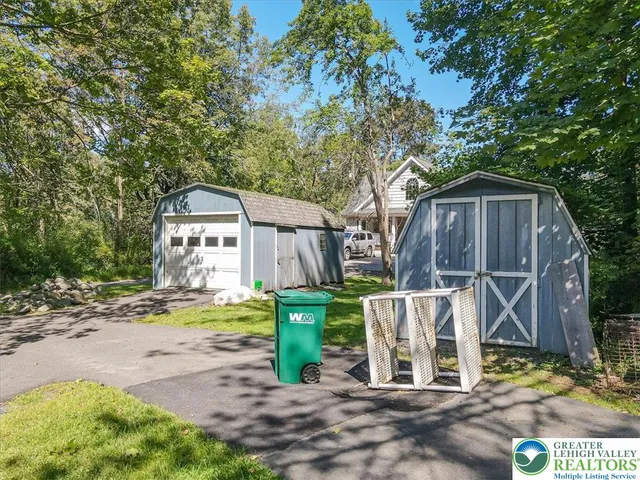 $289,400 | 15 Elm Street, East Stroudsburg, PA 18301