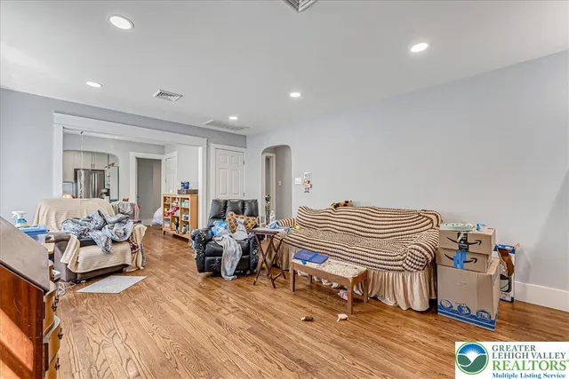 $289,400 | 15 Elm Street, East Stroudsburg, PA 18301