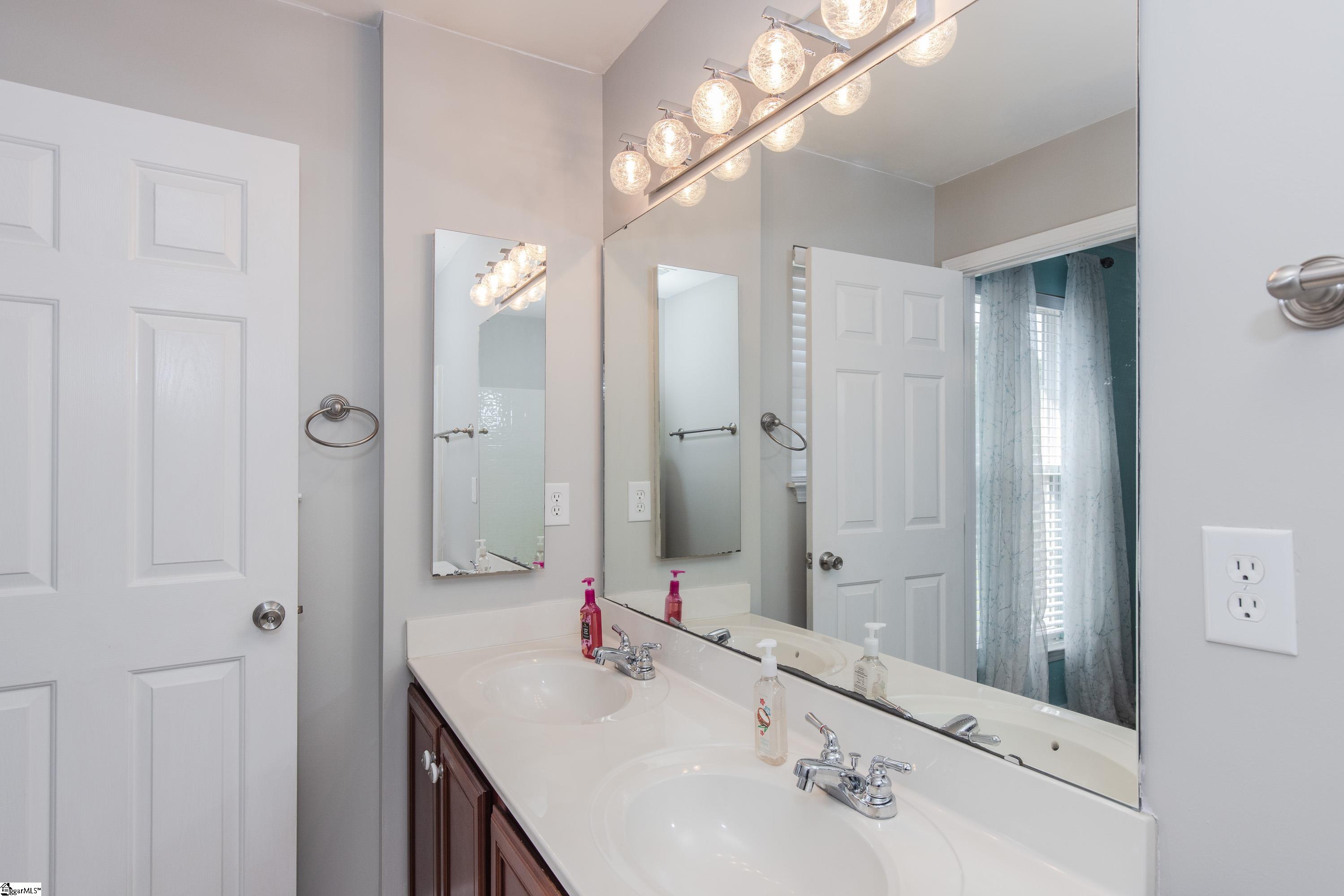 126 Spring Crossing Circle Greer, SC 29650 - Photo 16 of 26