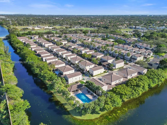 $450,000 | 10529 Northwest 57th Court, Coral Springs, FL 33076