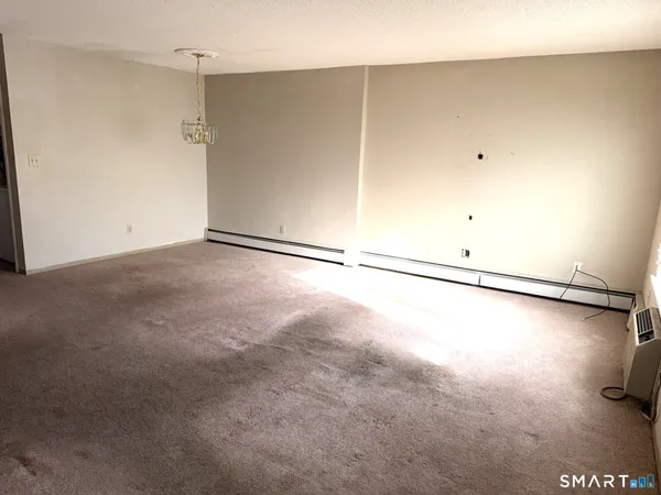 $149,900 | 443 East Mitchell Avenue, Unit 443, Cheshire, CT 06410