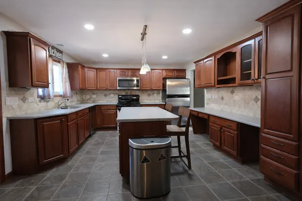 $449,500 | 5-n087 Mary Court, St. Charles, IL 60175