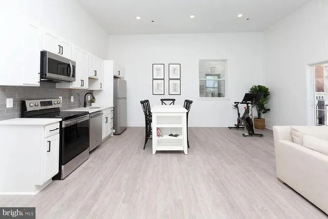 $1,200 | 211 St Paul Street, Unit 403, Baltimore, MD 21202