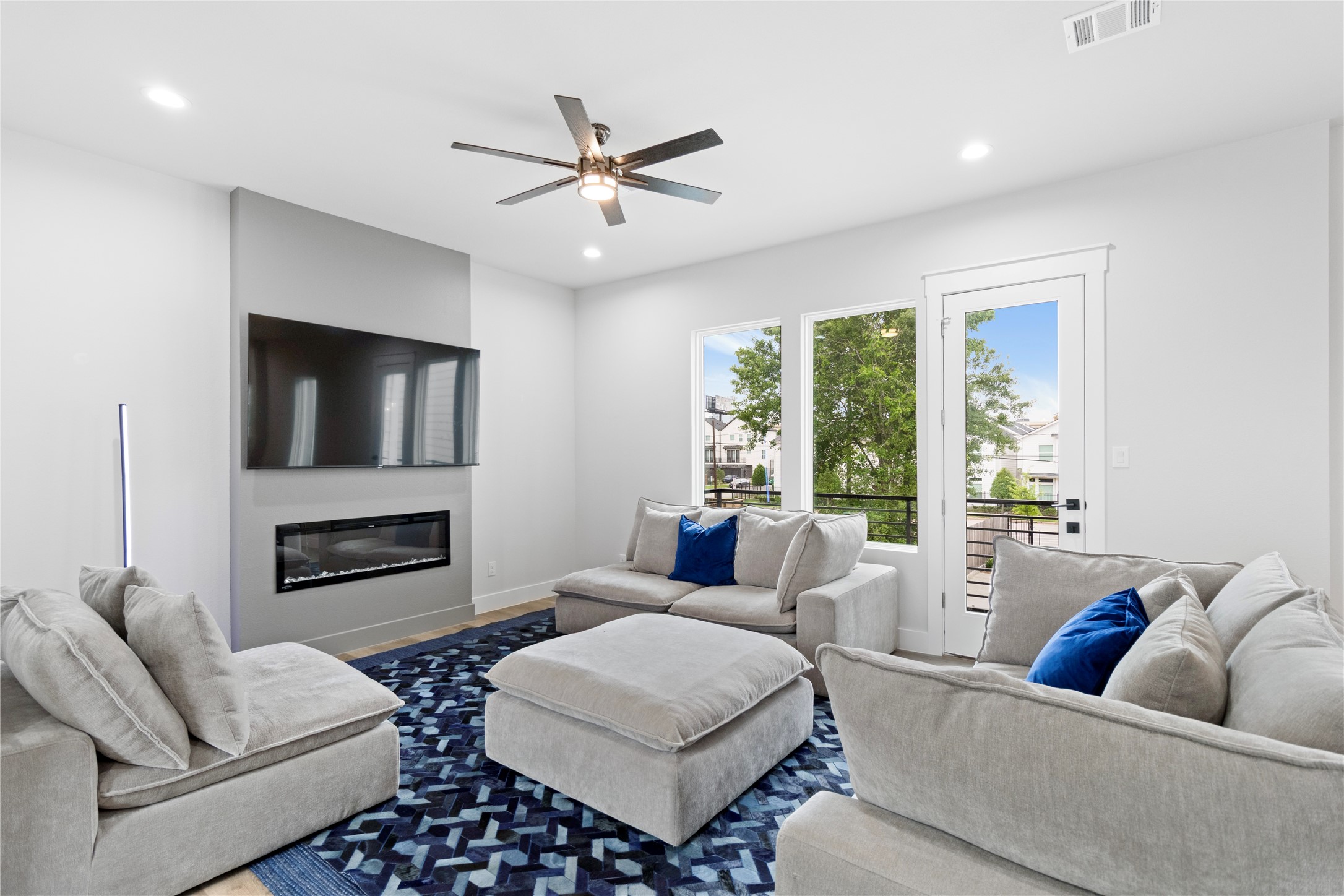 2508 Gray Street Houston, TX 77003 - Photo 1 of 39