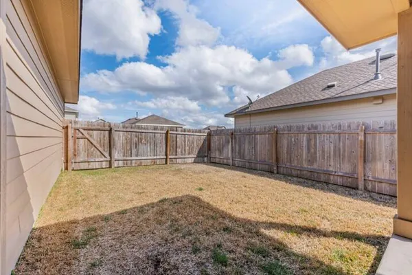 $2,300 | 106 Alford Street, San Marcos, TX 78666