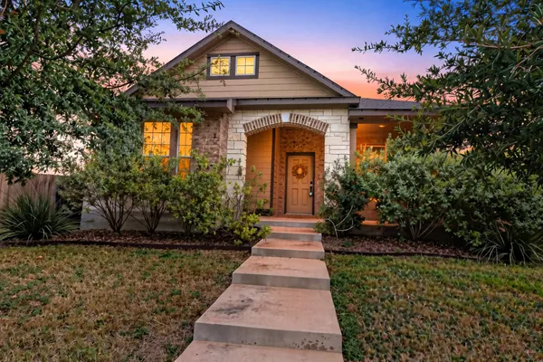 $2,300 | 106 Alford Street, San Marcos, TX 78666