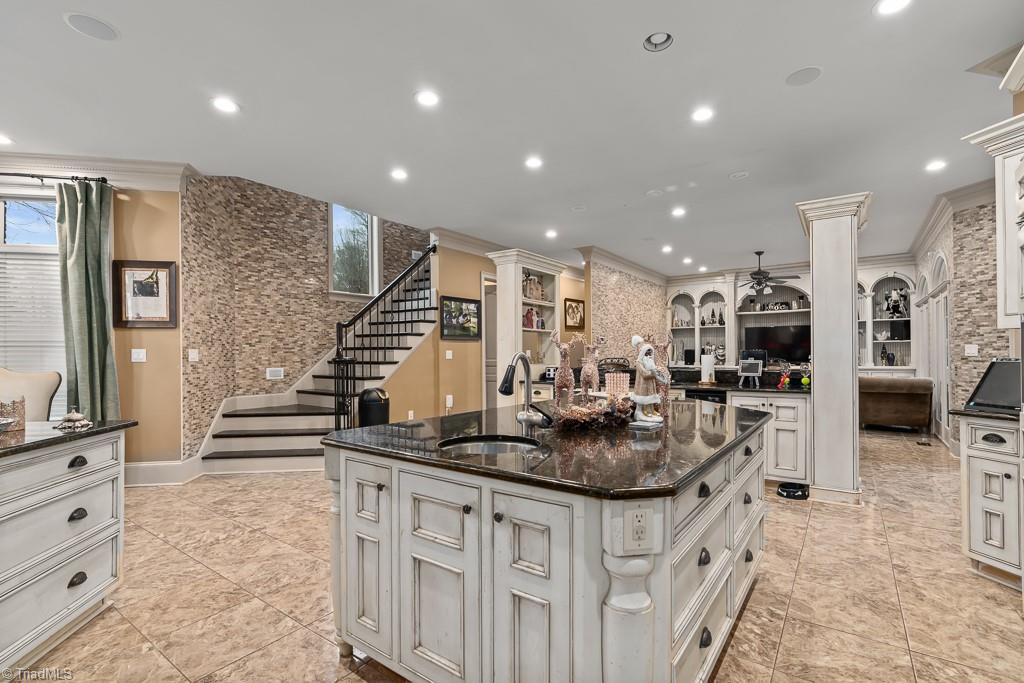 4244 Rock Bridge Road High Point, NC 27262 - Photo 10 of 48 Kitchen