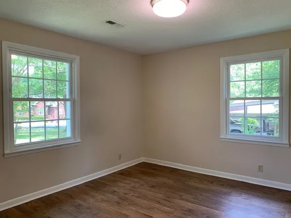 $2,100 | 112 Oak Park Drive, Tullahoma, TN 37388