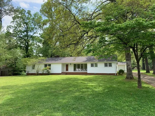 $2,100 | 112 Oak Park Drive, Tullahoma, TN 37388