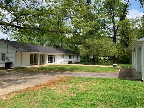 $2,100 | 112 Oak Park Drive, Tullahoma, TN 37388